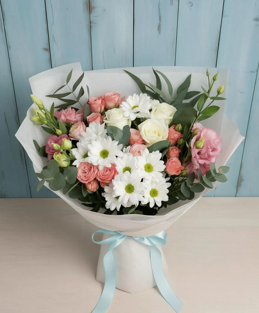 Букет цветов из: Розы, Лизиантусы и Хризантемы в Углегорске