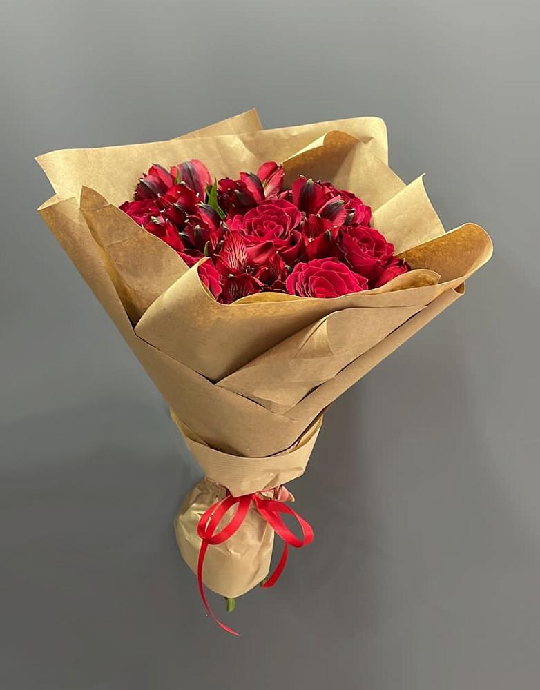 Букет цветов из: Альстромерии и Розы в Углегорске