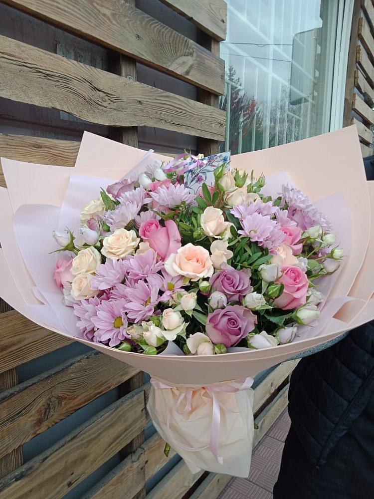 Букет цветов из: Розы и Хризантемы в Углегорске