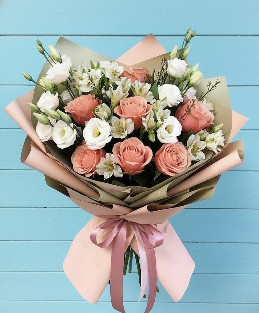 Букет цветов из: Розы, Альстромерии и Лизиантусы в Углегорске