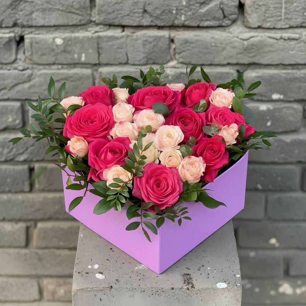 Цветочная композиция из Розы в коробке в Углегорске