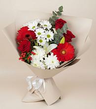 Букет цветов из:  Розы, Хризантемы, Герберы и Лилии в Углегорске