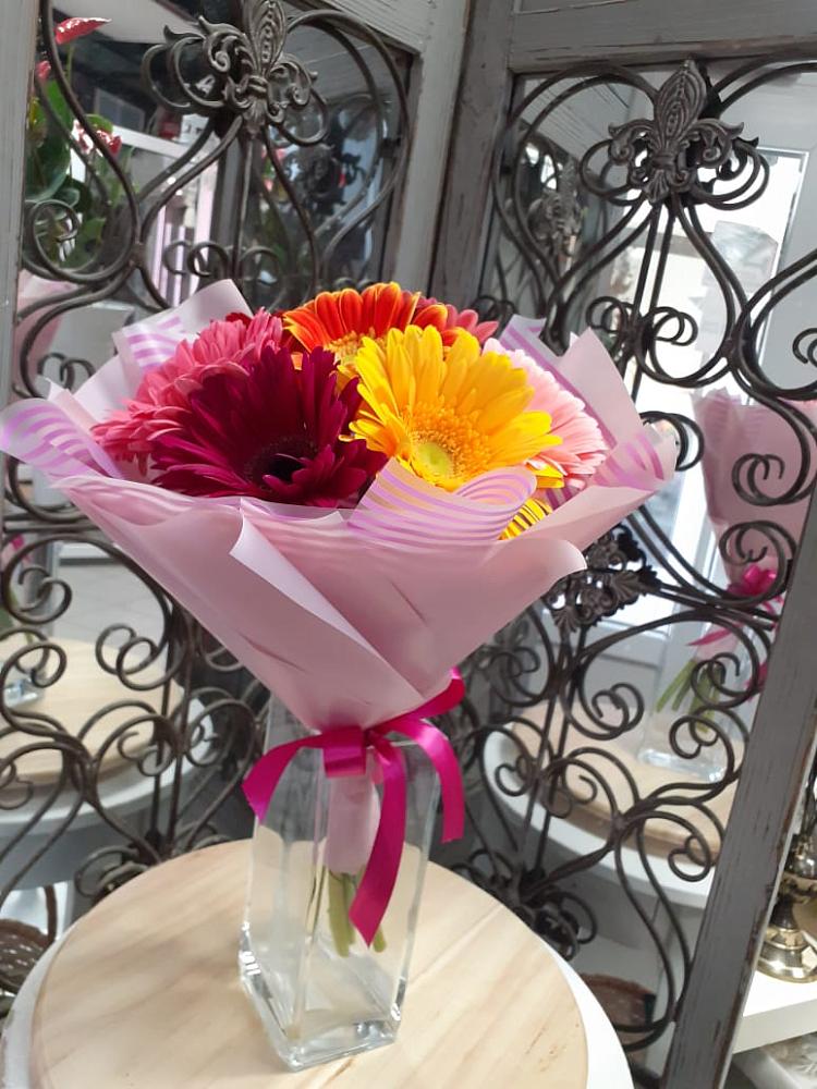 Букет цветов из: Герберы в Углегорске