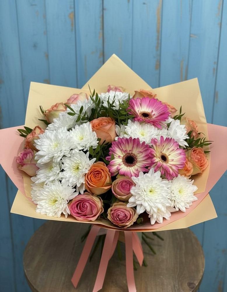 Букет цветов из: Розы, Герберы и Хризантемы в Углегорске
