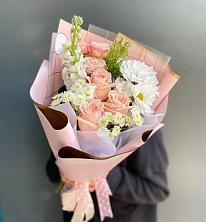 Букет цветов из:  Хризантемы и Розы в Углегорске