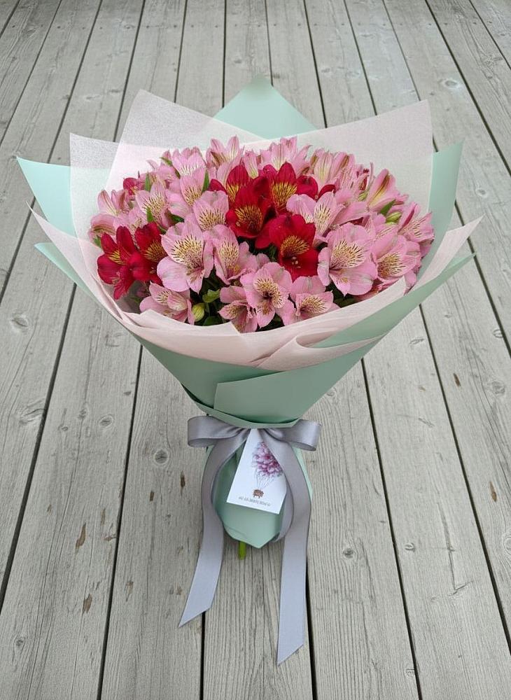 Букет цветов из: Альстромерии в Углегорске