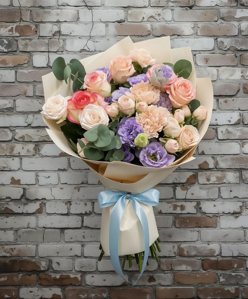 Букет цветов из: Розы, Лизиантусы и Гвоздики в Углегорске