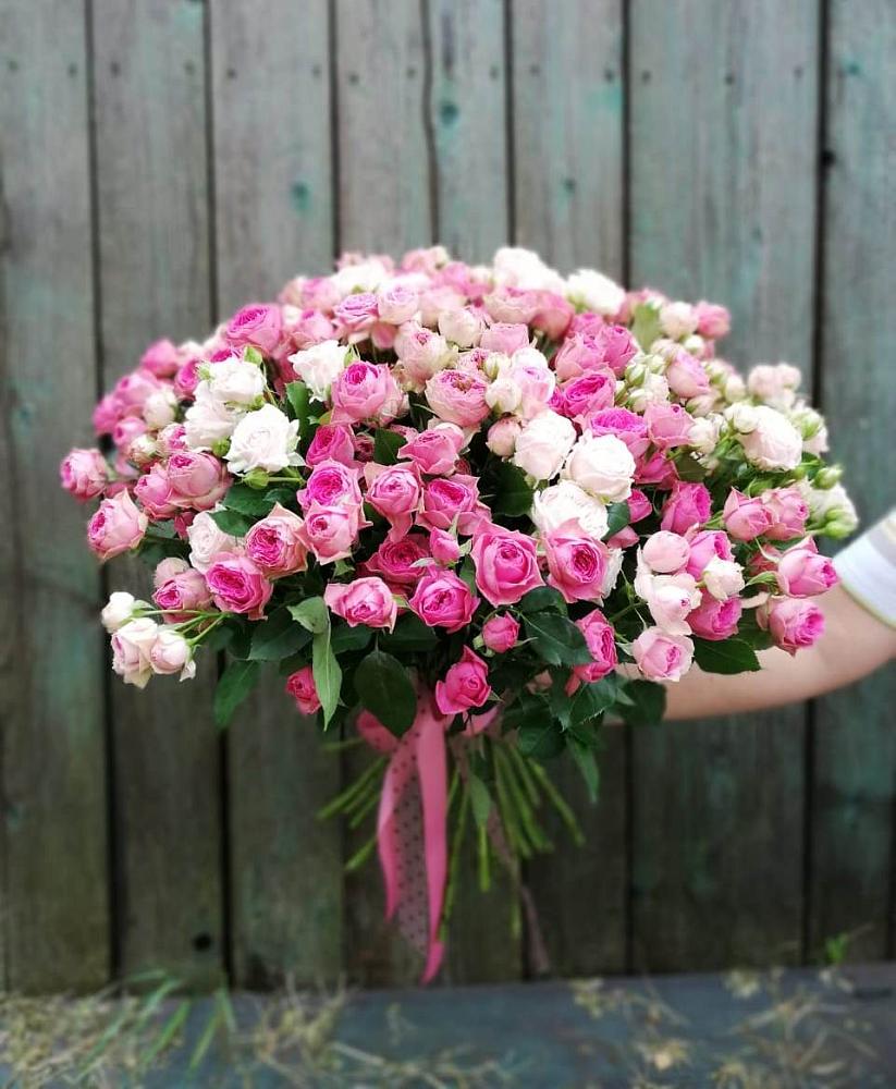 Букет Розовые кустовые розы Натали и Лав Лидия в Углегорске