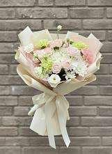 Букет цветов из:  Гвоздики, Розы, Лизиантусы и Хризантемы #REPLACE_PRED# Углегорске